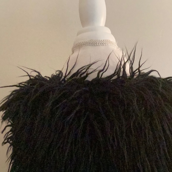 Blk, faux fur Vest - Picture 5 of 14